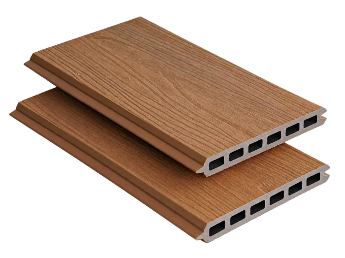 Tablas completas de vallado de composite SG160Q20-A en teca dorada, veta de madera en superficie plana, con el perfil visible